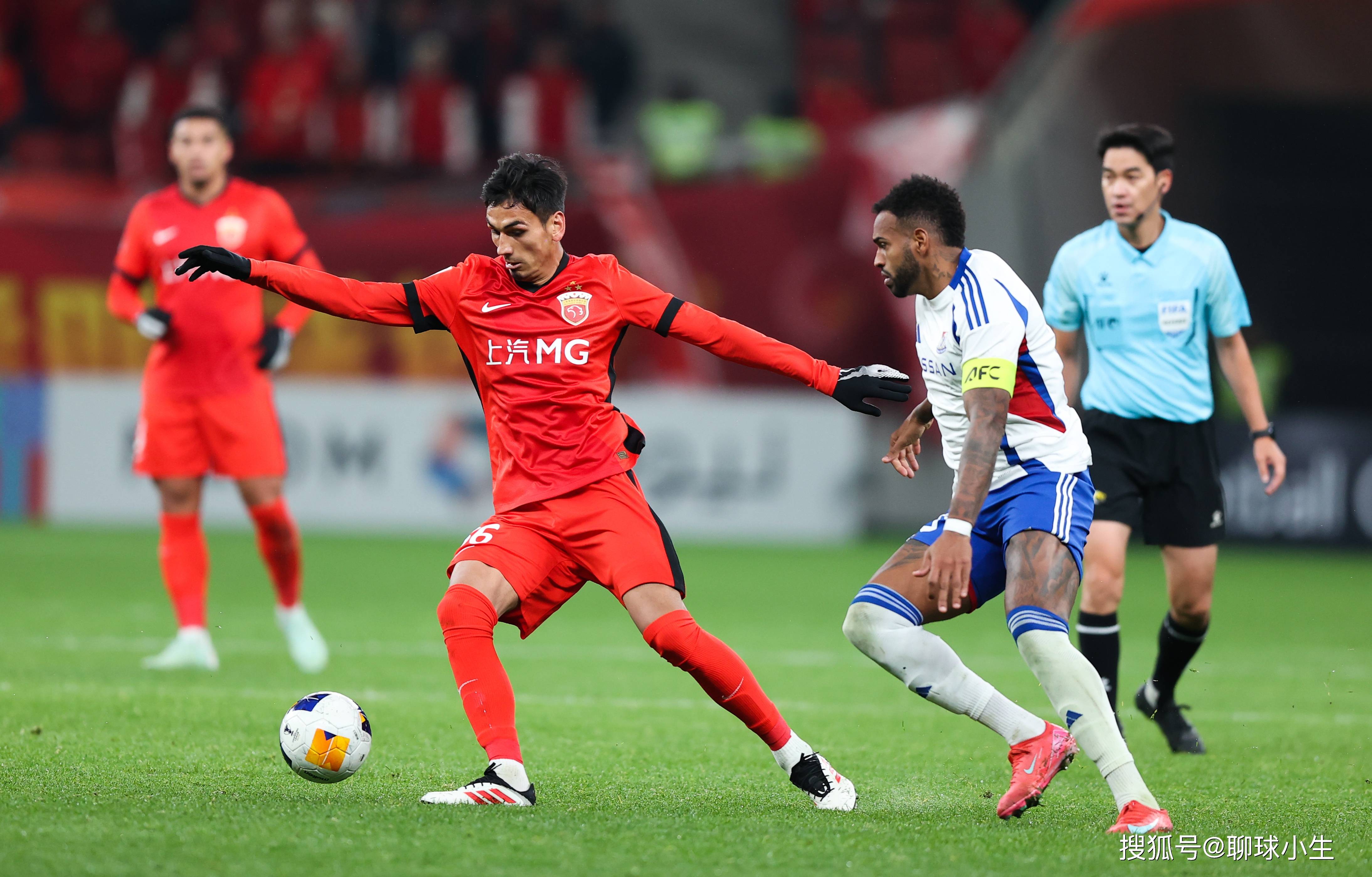 上海海港迎欧联关键赛，冲刺阶段远射贴柱，赛场秩序良好，训练强度明显提升(16年南海对峙全部过程)